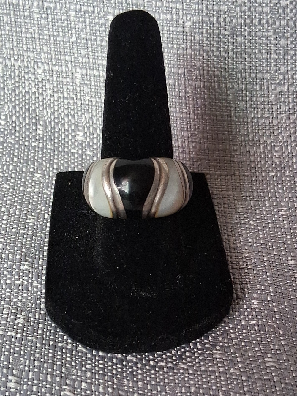 Sterling Silver Black Onyx Mother Of Pearl Size 7 Ring